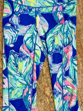 Lilly Pulitzer Casa del Sol Print Luxletic Cropped Leggings Large w Pockets EUC